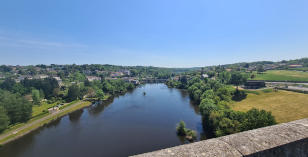 Vue sur la rivière la Vienne depuis le viaduc de l'Isle-Jourdain